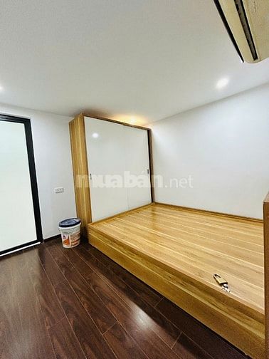 Chính chủ (miễn TG) cho thuê CH tầng 4, E8, 2 ngủ, 2 vs, đủ đồ tại TT 