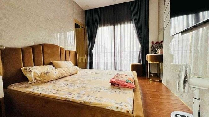 NHÀ XÂY 5 TẦNG - HXH - CẠNH ĐƯỜNG LÊ VĂN THỊNH