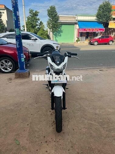 Suzuki Raider Trắng