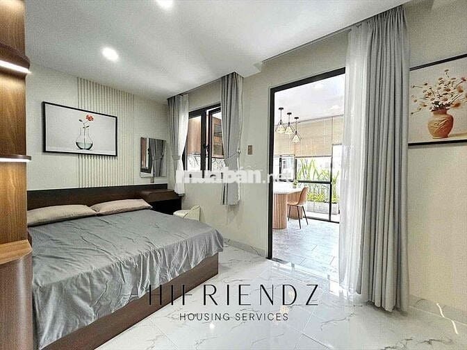 PENTHOUSE NGAY TẠI QUẬN 1 TÁCH BẾP BAN CÔNG