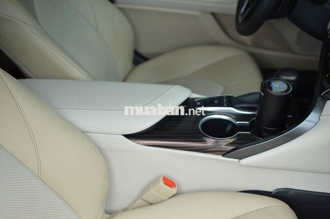 Toyota Camry 2.5Q Trắng 2020 chính chủ 1 đời chủ