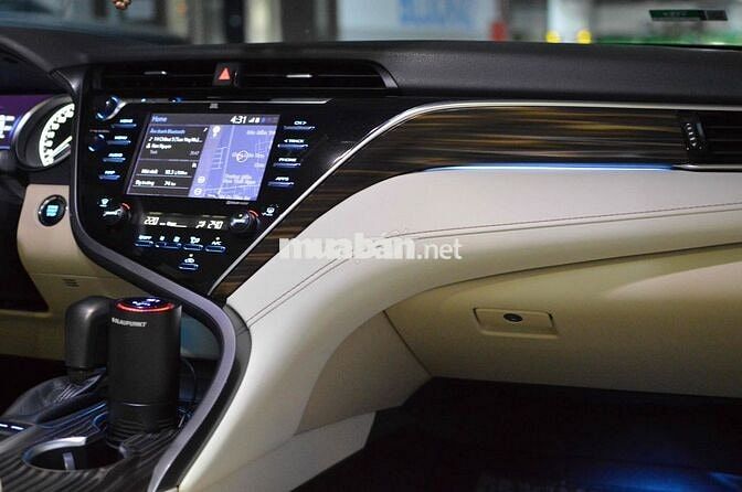 Toyota Camry 2.5Q Trắng 2020 chính chủ 1 đời chủ