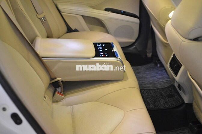 Toyota Camry 2.5Q Trắng 2020 chính chủ 1 đời chủ