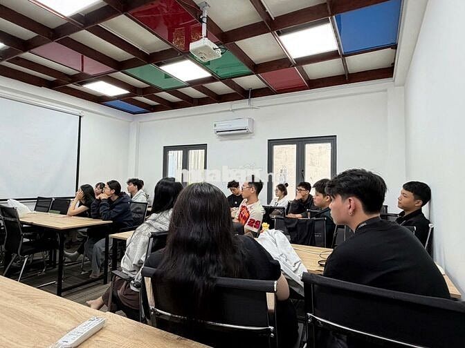 Nhân viên tư vấn căn hộ, phòng cho thuê TP.HCM