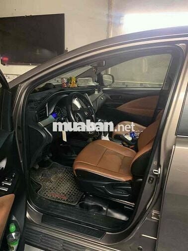 Toyota Innova 2019 Số sàn 7 chỗ Xám