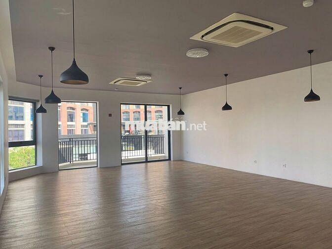 CHO THUÊ TOÀ OFFICE 1500M2 MẶT TIỀN 9M TRUNG TÂM TÂN PHÚ