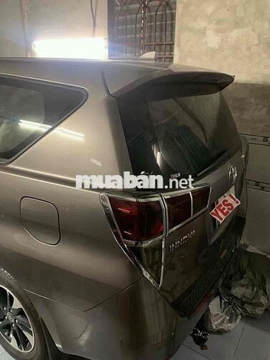 Toyota Innova 2019 Số sàn 7 chỗ Xám