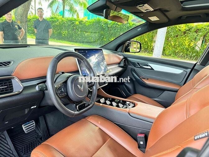 VinFast VF 8 Plus 2 cầu AWD Đen giá chỉ 8xx nhỏ