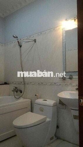 CHO THUÊ NHÀ 3 LẦU P6 GIÁ 14 TR