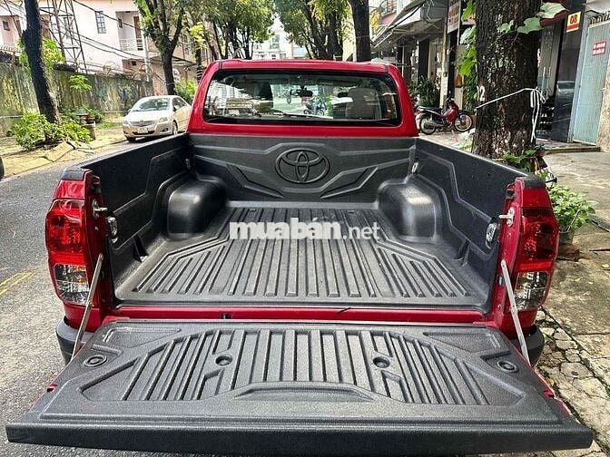 TOYOTA HILUX E 4x2 AT 2019 MỘT CHỦ
