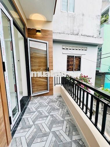 nhỉnh 4 tỷ - nhà mới 4 Phòng ngủ - 3 tầng btct - Quận 8