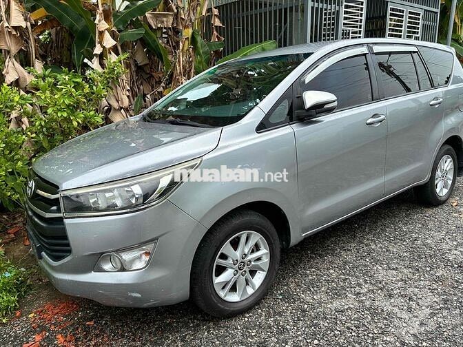 Toyota Innova 2.0E Số sàn Bạc 332.000 km