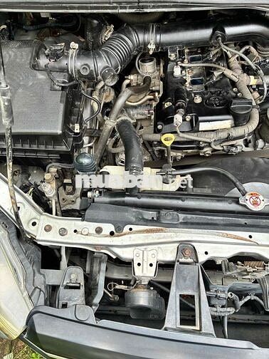 Toyota Innova 2.0E Số sàn Bạc 332.000 km