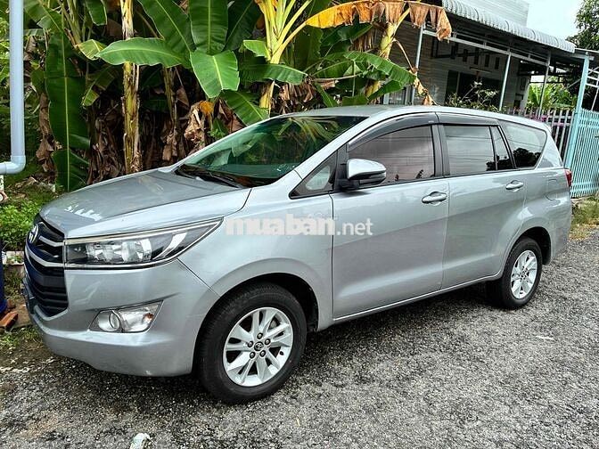 Toyota Innova 2.0E 2018 Bạc 8 chỗ
