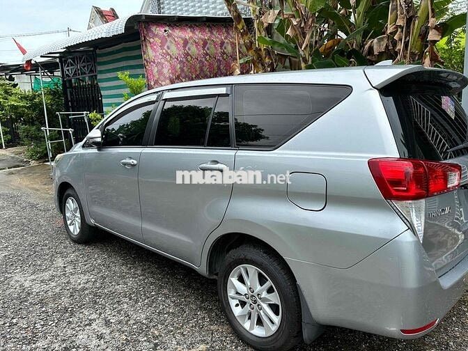Toyota Innova 2.0E Số sàn Bạc 332.000 km