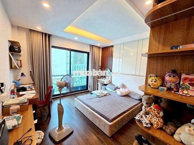 GIA ĐÌNH TÔI BÁN NHÀ TẠI  CẦU GIẤY  45m²,5PN, 2 mặt thoáng,NHỈNH 9 TỶ
