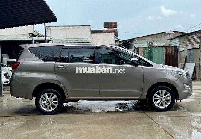 Toyota Innova E 2018 Số sàn 90.000 km còn quá đẹp