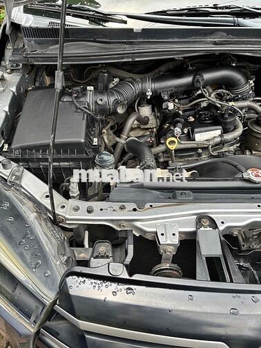 Toyota Innova 2.0E 2018 Bạc 8 chỗ