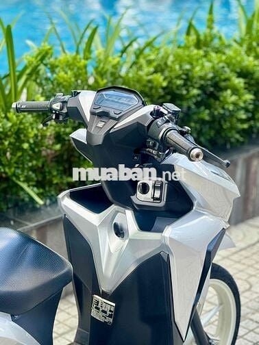 Vario 150 2021 bạc porsche zin (nợ xấu 18đ nhận xe