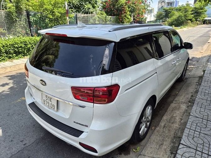 Cần bán Sedona 2019 Dầu,bản full option,màu trắng,gđ sử dụng mới 98%.