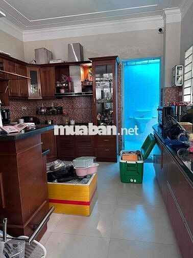 Cho thuê biệt thự đối diện công viên đg số 30 full nội thất giá. 50tr