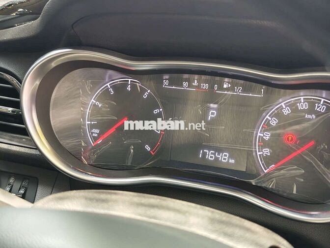VinFast Fadil Cao Cấp Premium Trắng 17k km