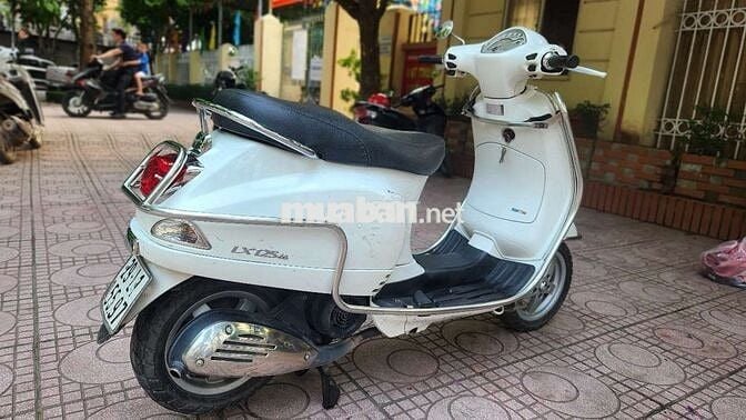 Piaggio Vespa LX 125 ie 2011 Trắng