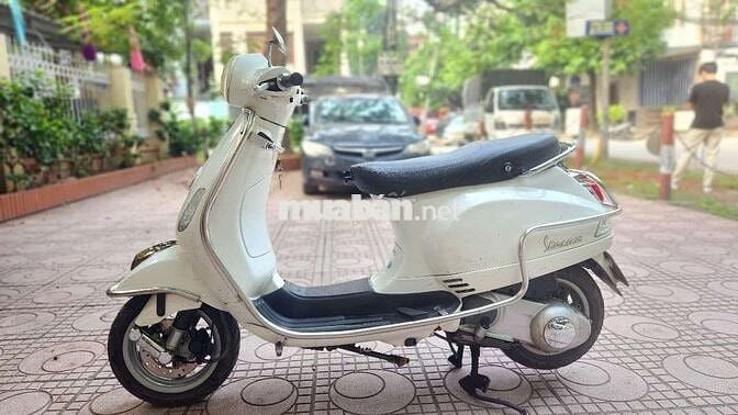 Piaggio Vespa LX 125 ie 2011 Trắng