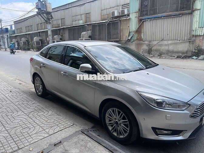 Ford Focus Titanium 2017 Bạc 73.000km