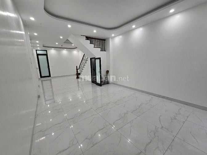 Chính chủ cho thuê văn phòng tầng 1, 2 tại Giải Phóng, Hà Nội
