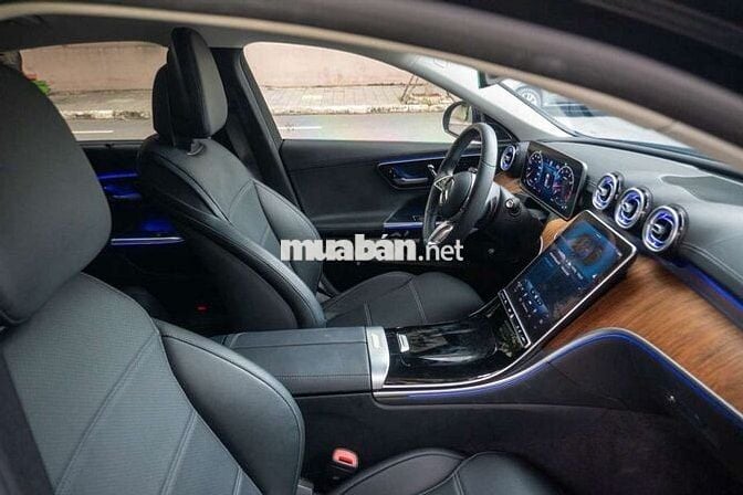 Mercedes C200 Plus V1 model 2023 Black Edition