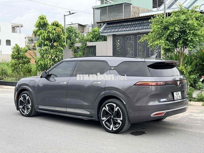 ✅VF9 Plus 6 ghế Trần kính THUÊ PIN tiên phong
