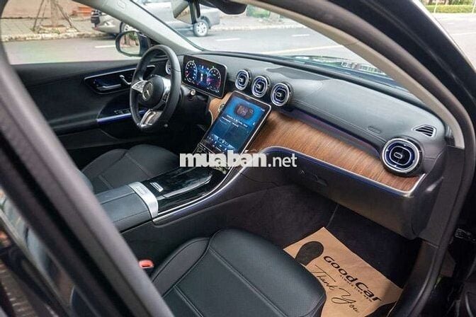 Mercedes C200 Plus V1 model 2023 Black Edition