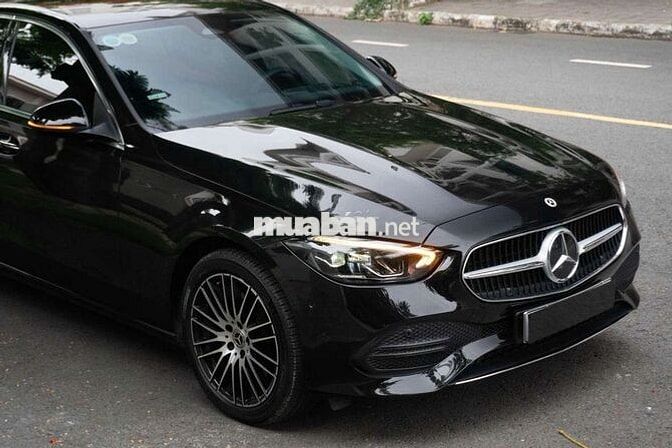 Mercedes C200 Plus V1 model 2023 Black Edition