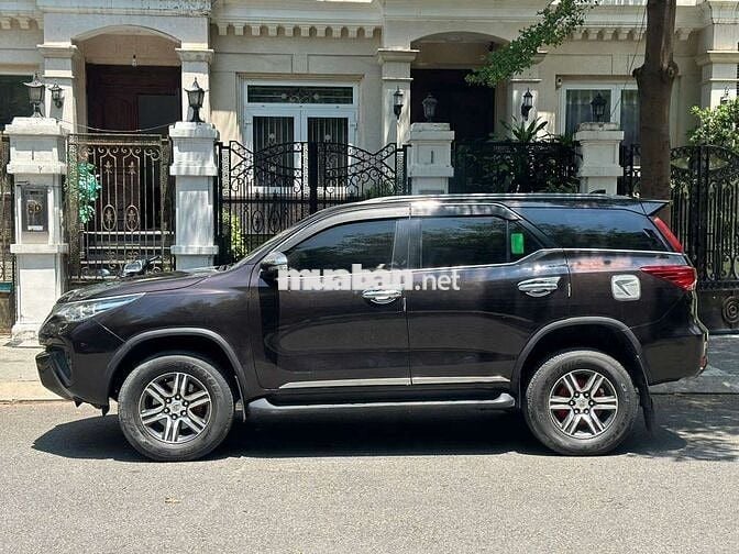 Toyota Fortuner 2.4G 4x2 MT 2017 Nâu 120.000 km