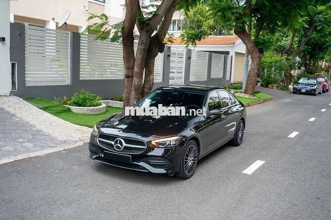 Mercedes C200 Plus V1 model 2023 Black Edition