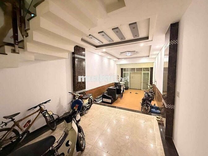 Nhà 1 Trệt 3 Lầu 4PN 4x20m Mặt Tiền Phú Thuận Liền Kề Phú Mỹ Hưng