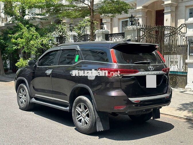 Toyota Fortuner 2.4G 4x2 MT 2017 Nâu 120.000 km