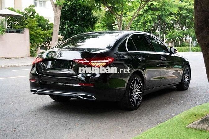 Mercedes C200 Plus V1 model 2023 Black Edition
