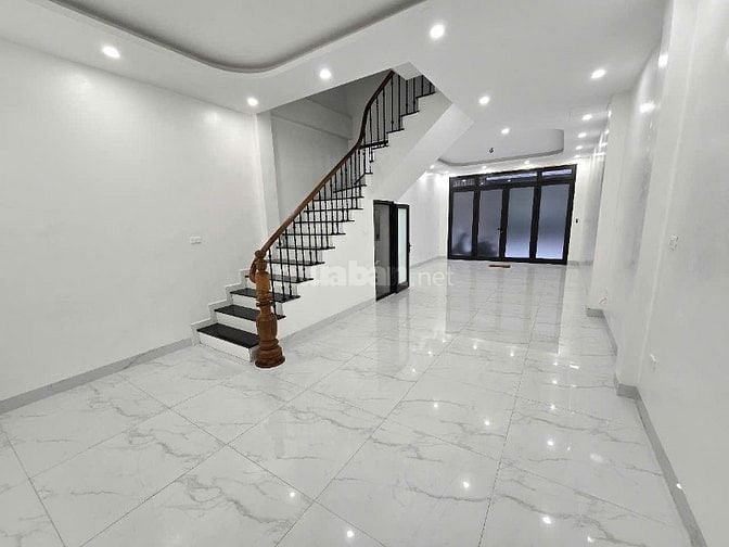 Chính chủ cho thuê văn phòng tầng 1, 2 tại Giải Phóng, Hà Nội