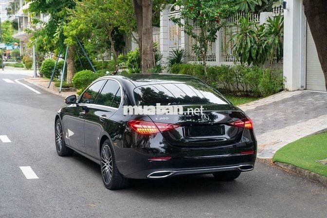 Mercedes C200 Plus V1 model 2023 Black Edition