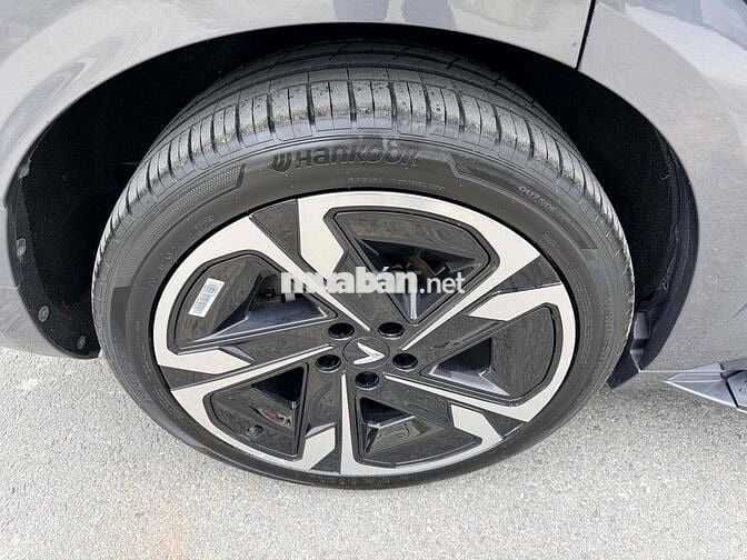 ✅VF9 Plus 6 ghế Trần kính THUÊ PIN tiên phong