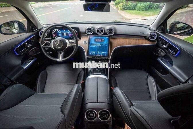 Mercedes C200 Plus V1 model 2023 Black Edition