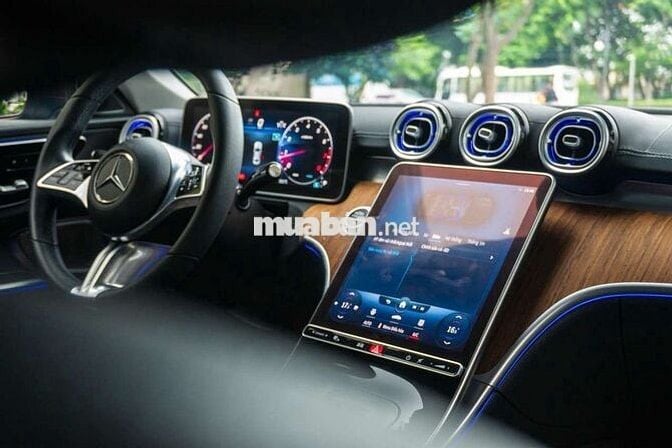 Mercedes C200 Plus V1 model 2023 Black Edition