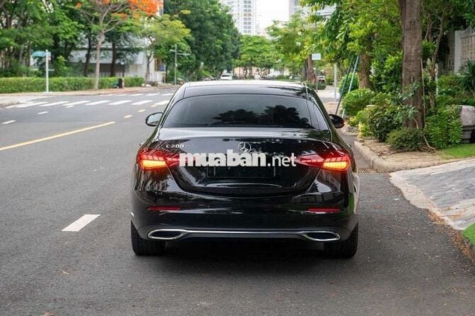 Mercedes C200 Plus V1 model 2023 Black Edition