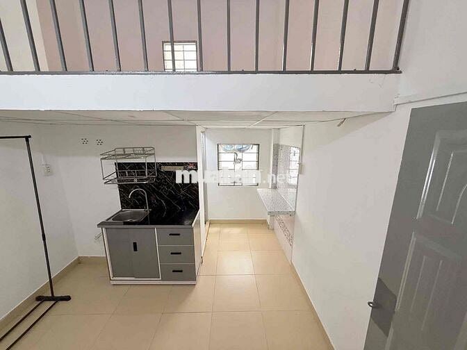 Phòng bếp wc máy lạnh giờ tự do gác cao qua đầu
