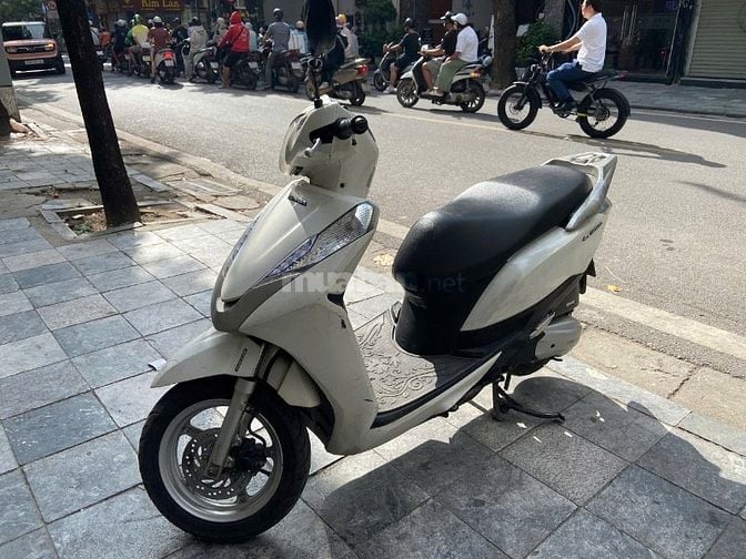 Tôi cần bán xe HONDA LEAD 125Fi.