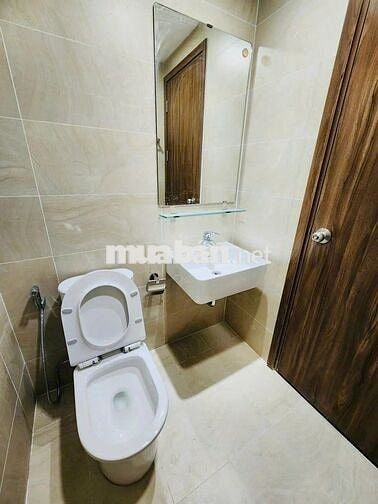 NGỘP! Cần bán 2PN có ban công 61m2 giá 2 tỷ 100 thuế ai nấy chịu