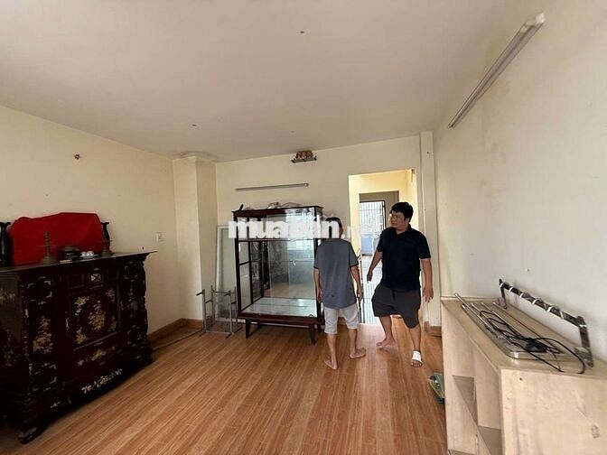 NHÀ CHO THUÊ 1 TRỆT 3 LẦU MT SONG HÀNH, DT 4×20 CÓ 4PN,4WC