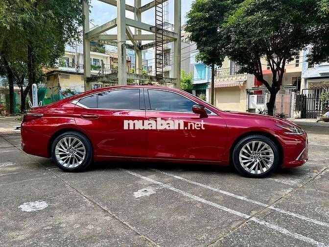 Lexus ES 250 2022 Xăng 2.5 L Đỏ | 53,000 Km